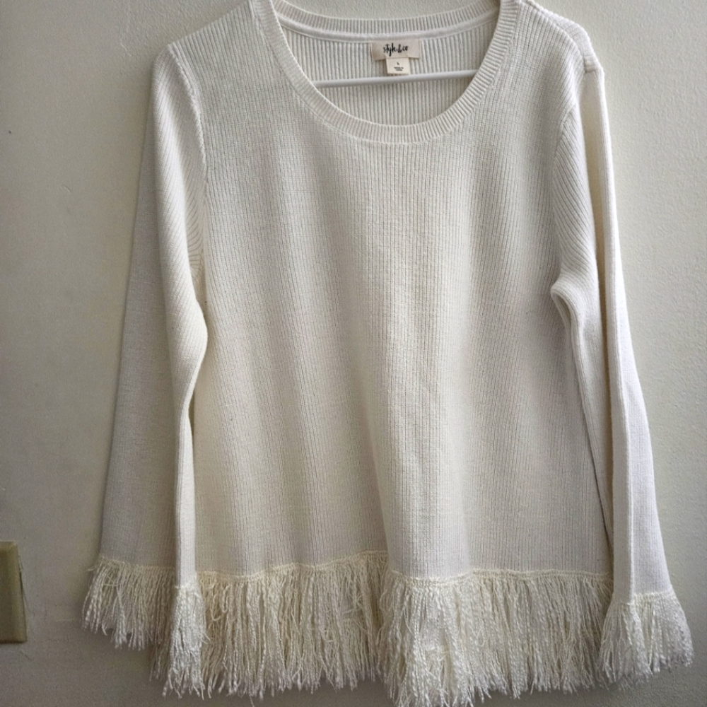 Large Style‎ & Company Sweater